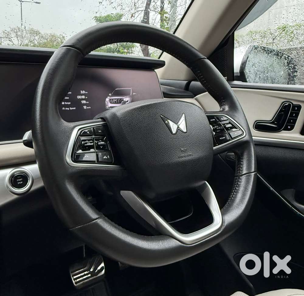 Mahindra Xuv700 2.2 Ax 7 Diesel At Luxury Pack Str, 2022, Diesel