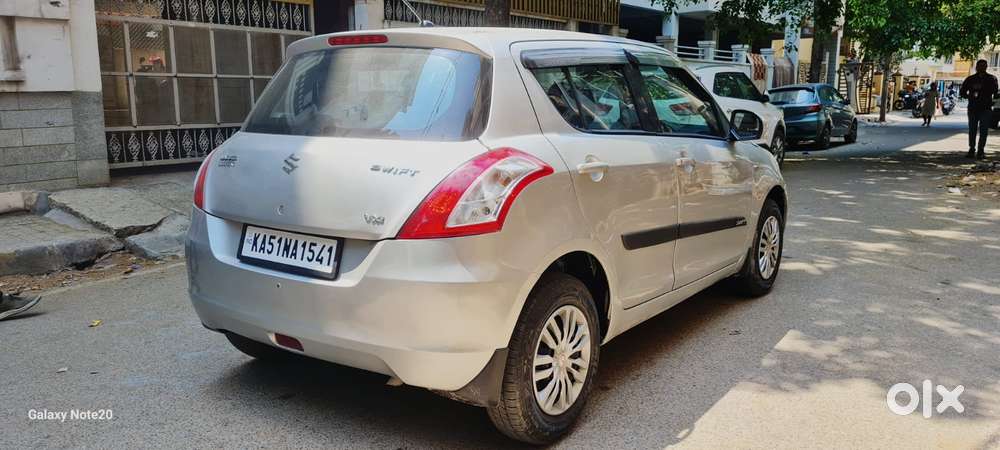 Maruti Suzuki Swift Vxi 1.2 Abs Bs-iv, 2011, Petrol
