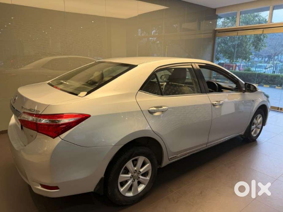 Toyota Corolla Altis 1.8 J, 2016, Petrol