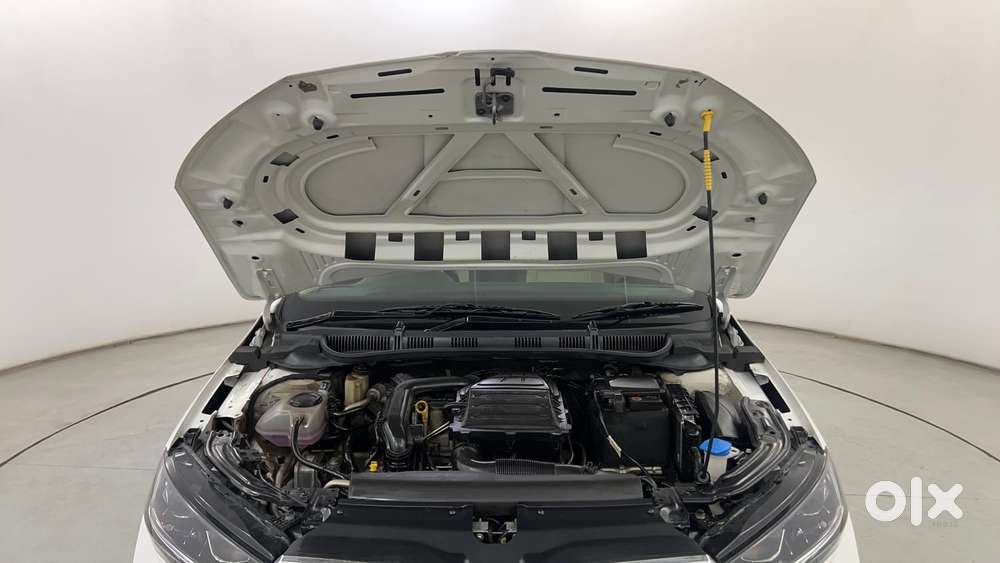 Skoda Slavia Style 1.0l Tsi Mt, 2022, Petrol