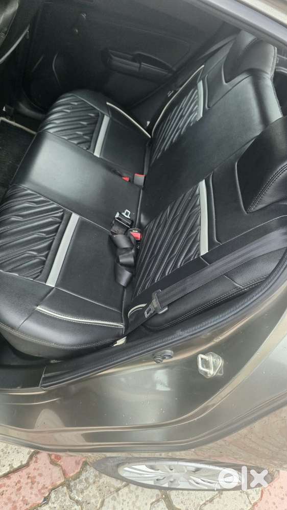 Maruti Suzuki Swift 1.2 Lxi (o), 2023, Petrol