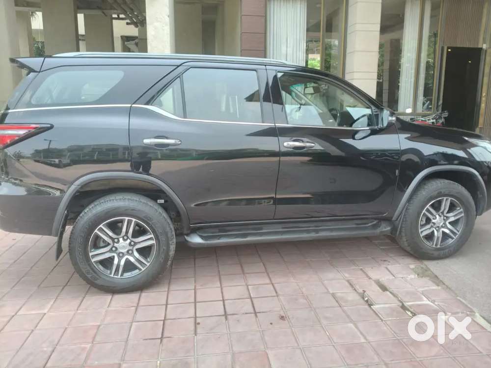 Toyota Fortuner 2025 Petrol Well Maintained. First Owner.