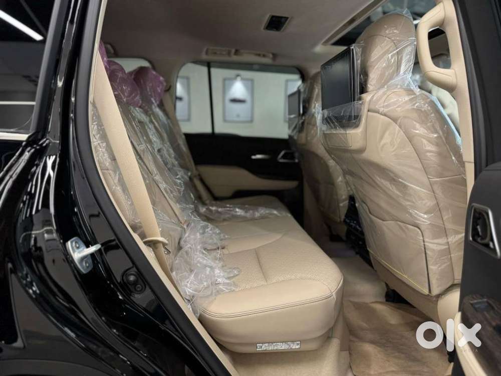 Toyota Land Cruiser Zx Petrol, 2025, Petrol
