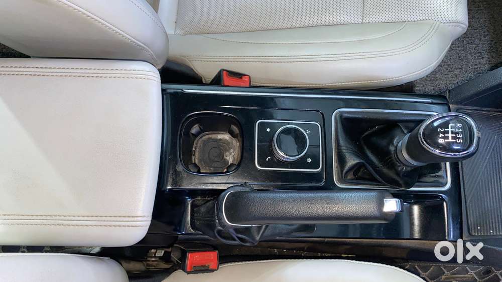 Mahindra Xuv700 2.0 Ax 7 Petrol Mt Str, 2021, Petrol