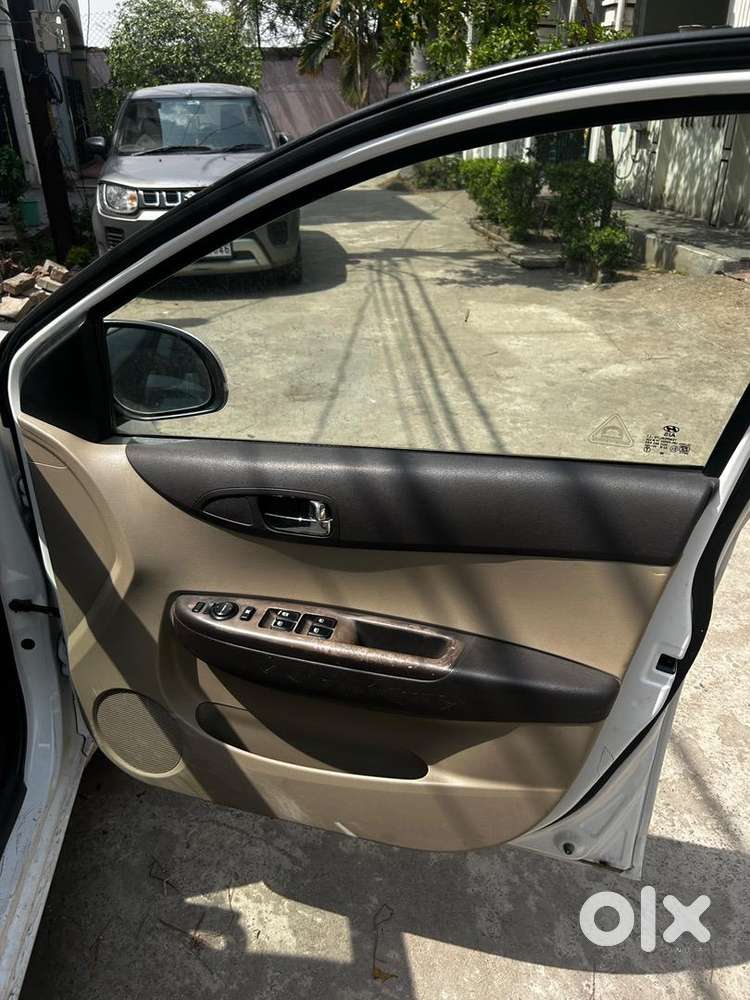 Hyundai I20 Sportz 2012 Petrol Manual  Well Maintained  51,000 Km