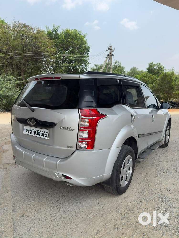 Xuv500 Showroom Maintenance Good Condition