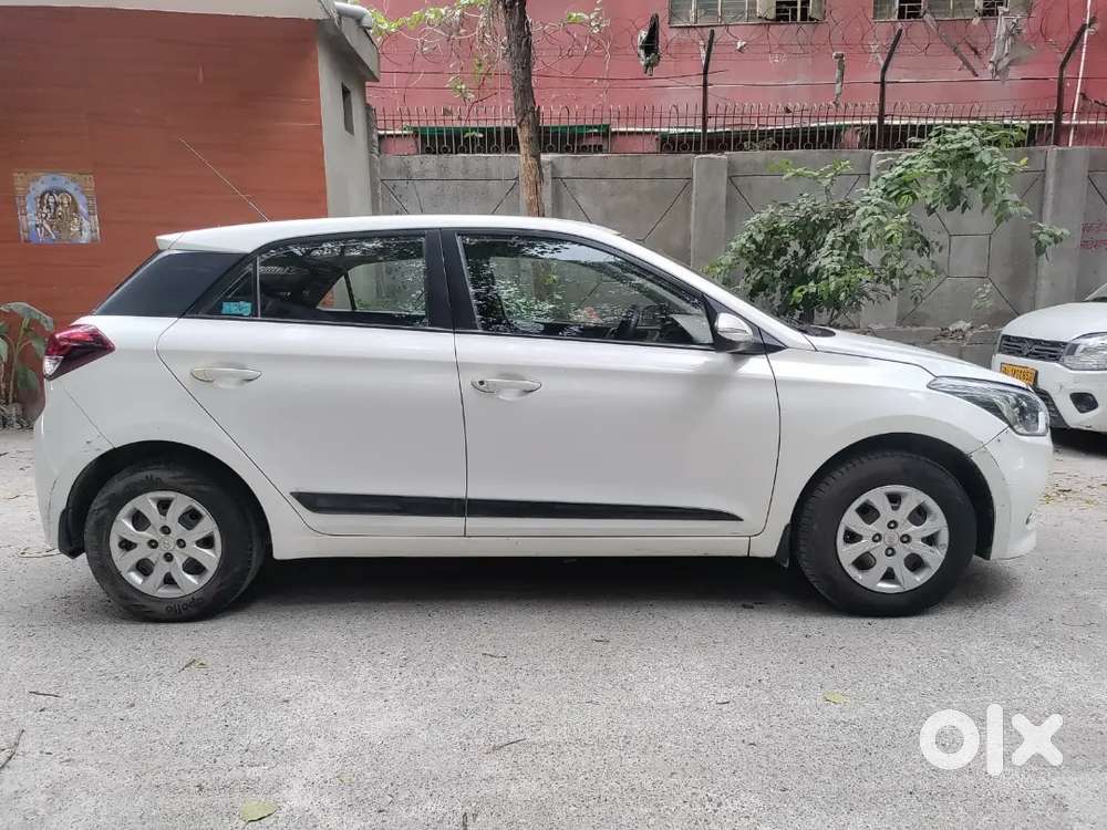 Hyundai I20 2015 Cng & Hybrids 61000 Km Driven