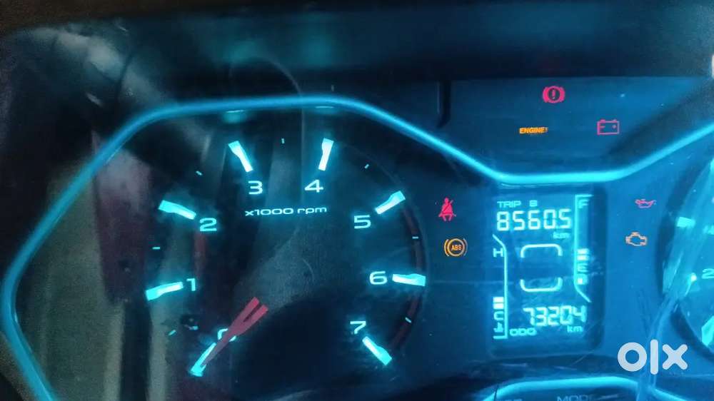 Mahindra Scorpio S10  2015