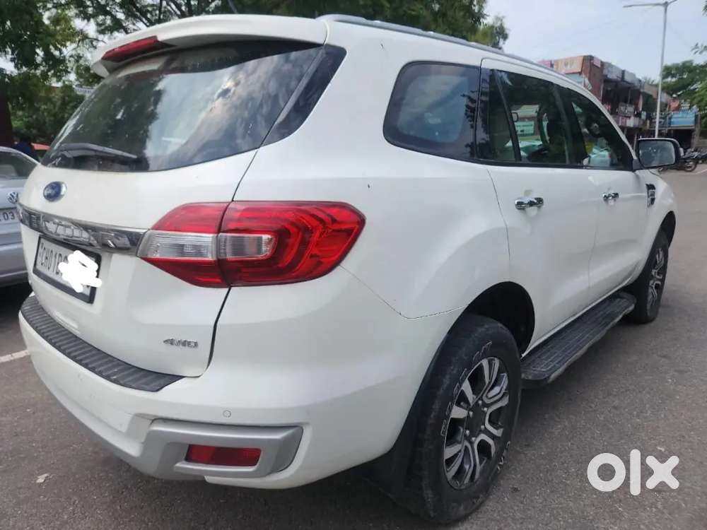 Ford Endeavour Diesel 3.2 Titanium 2016