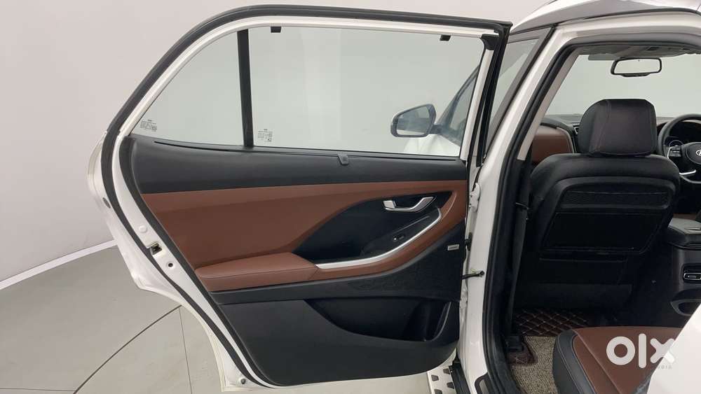 Hyundai Alcazar 2.0 Signature (o) Petrol At 7 Str, 2022, Petrol