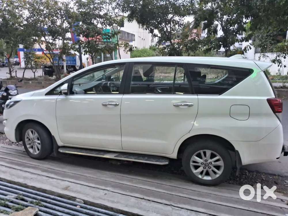 Toyoto Innova Crysta