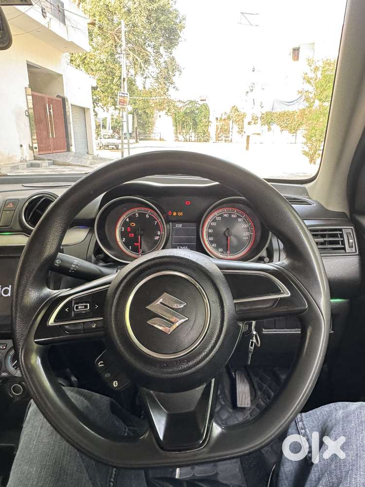 Maruti Suzuki Swift Vxi Optional, 2023, Petrol