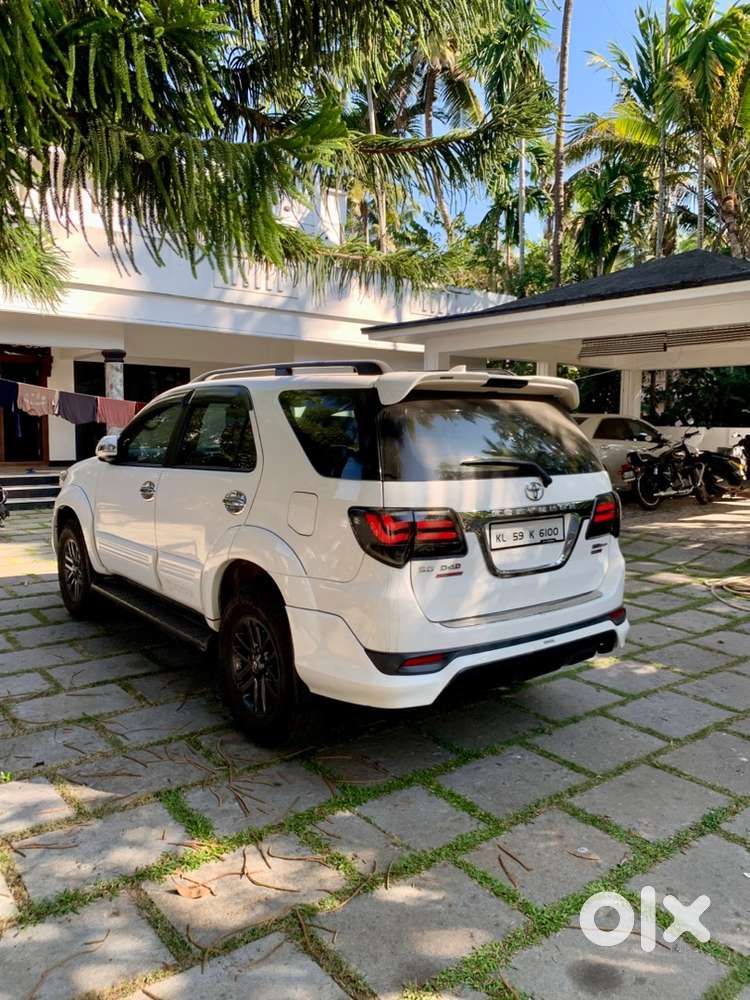 Toyota Fortuner 2014 Diesel 100000 Km Driven