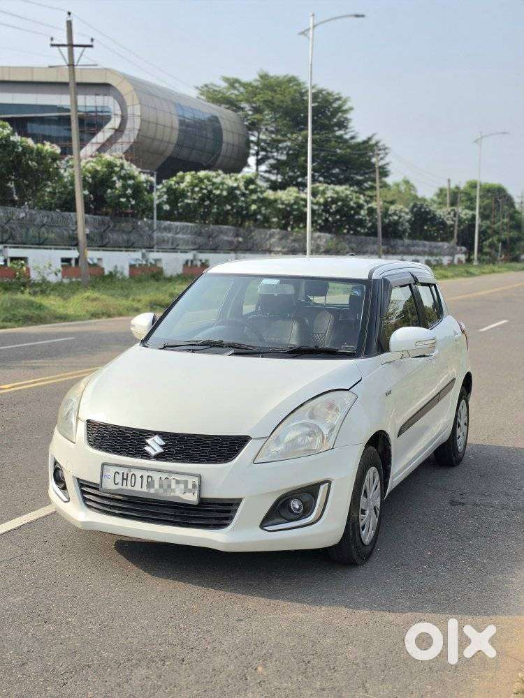Maruti Suzuki Swift Vxi + Manual, 2016, Petrol