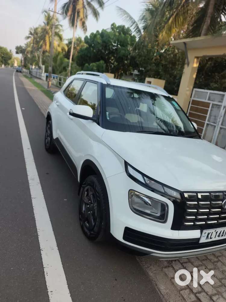 Hyundai Venue 2024 Diesel 7200 Km Driven