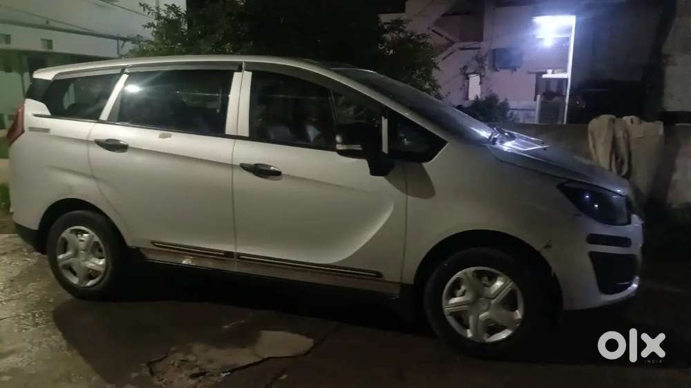 Mahindra Marazzo 2019 Diesel 180000 Km Driven