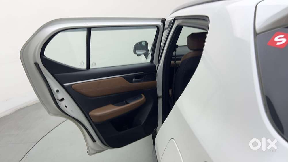 Honda Elevate Zx Cvt, 2023, Petrol