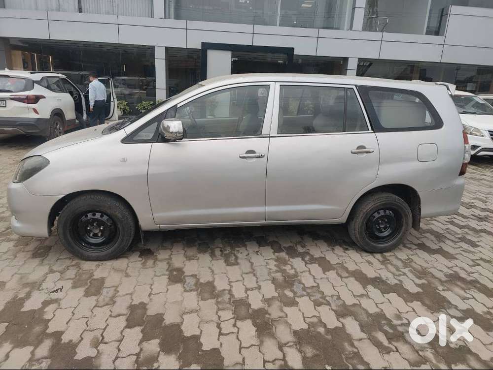 Toyota Innova Gx, 2010 Model.