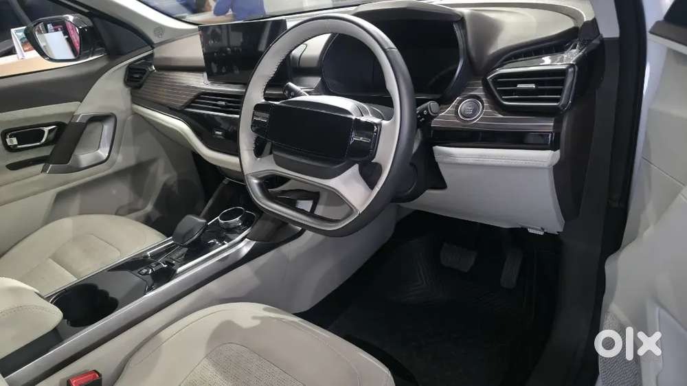 Tata Safari Accomplished Plus 2025