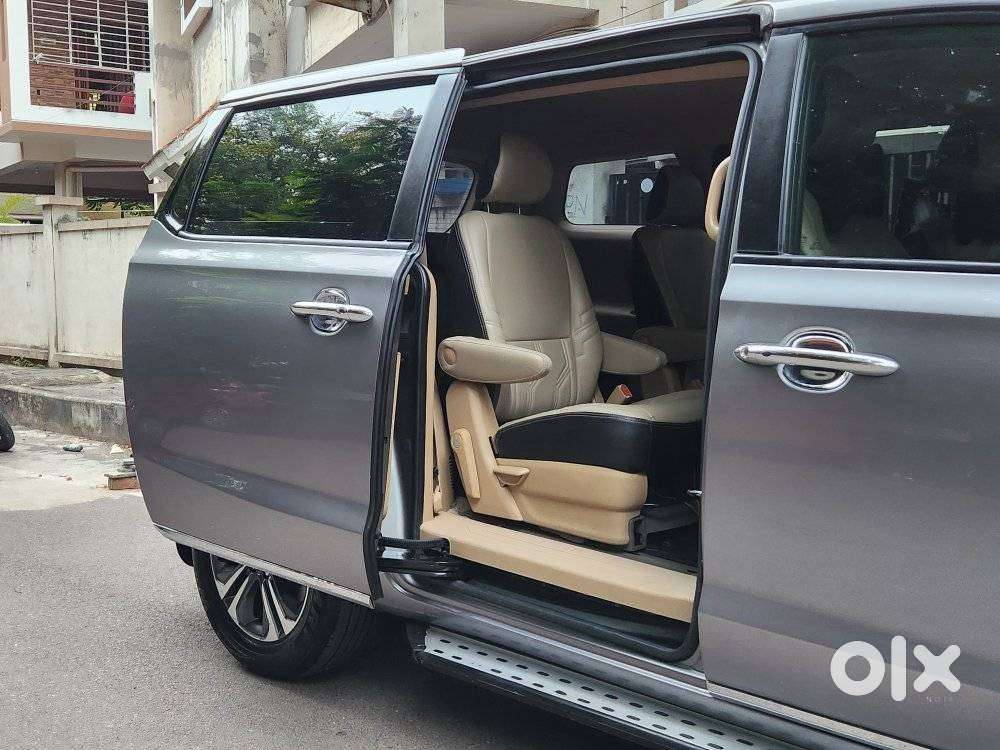 Kia Carnival Premium, 2020, Diesel