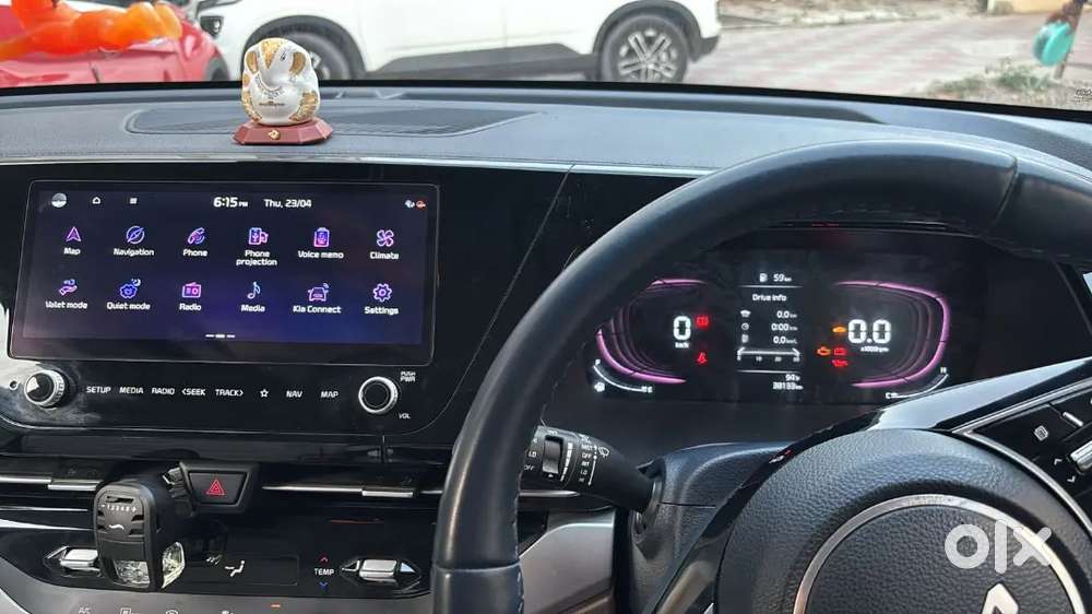 Kia Carens 2022 Petrol 37000 Km Driven