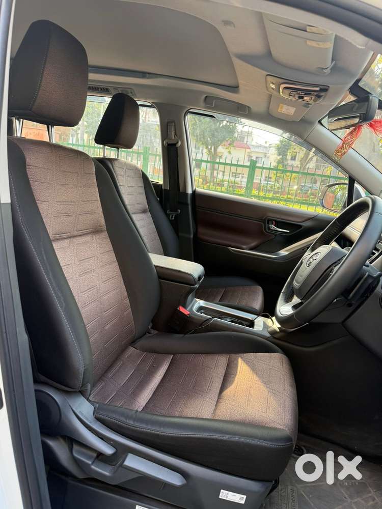 Toyota Innova Hycross 2.0 Vx (o) Hybrid 7 Str, 2025, Petrol