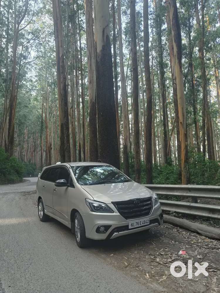 Toyota Innova 2.0 V 2015