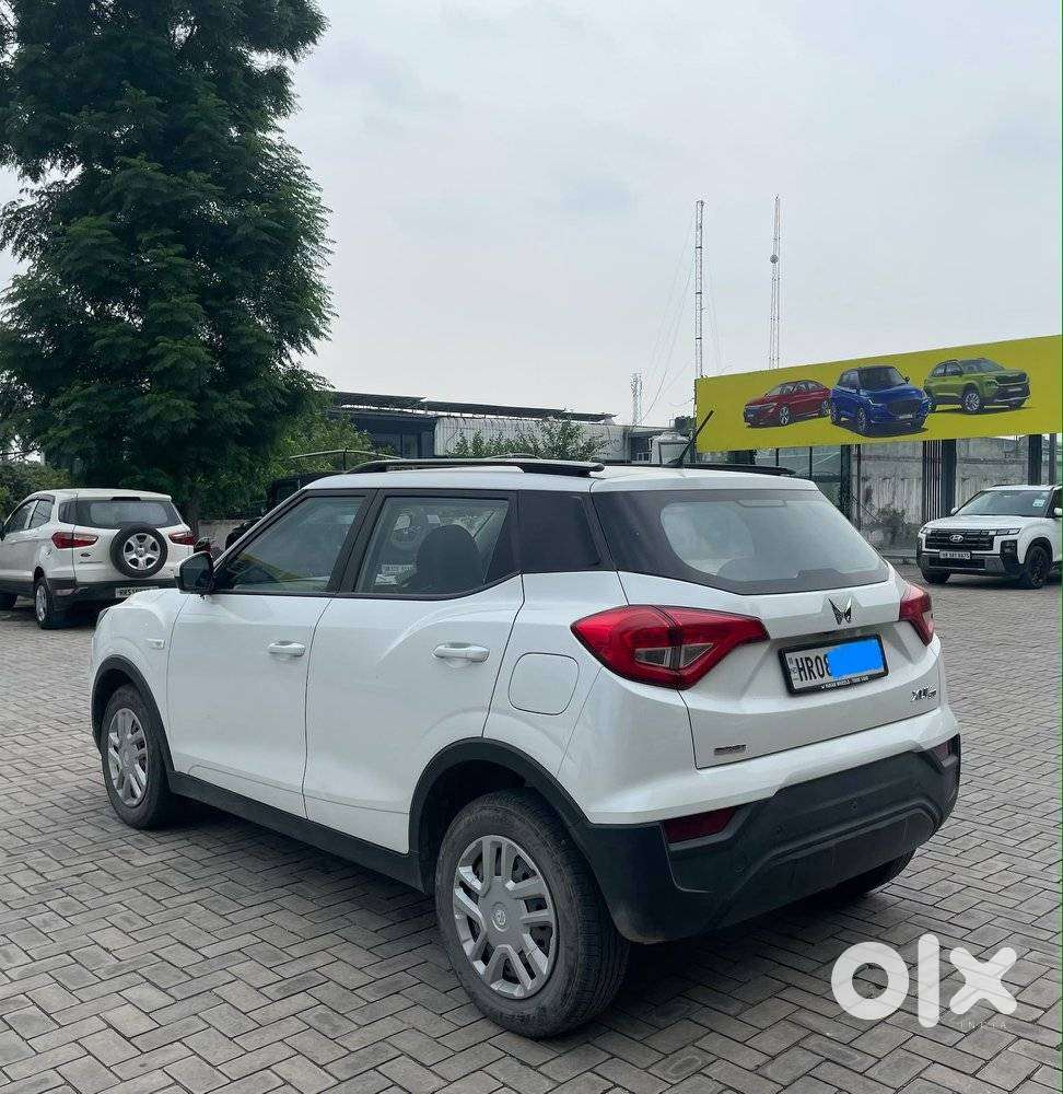 Mahindra Xuv300 1.2 W6 Amt Petrol, 2023, Petrol