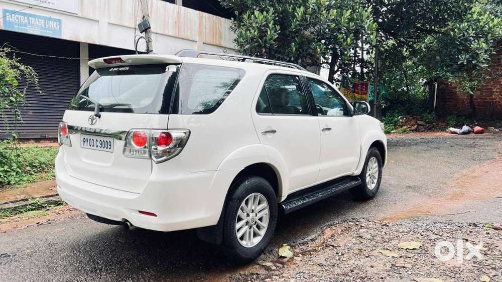 Toyota Fortuner 2013 (registered 2014) – Automatic Diesel