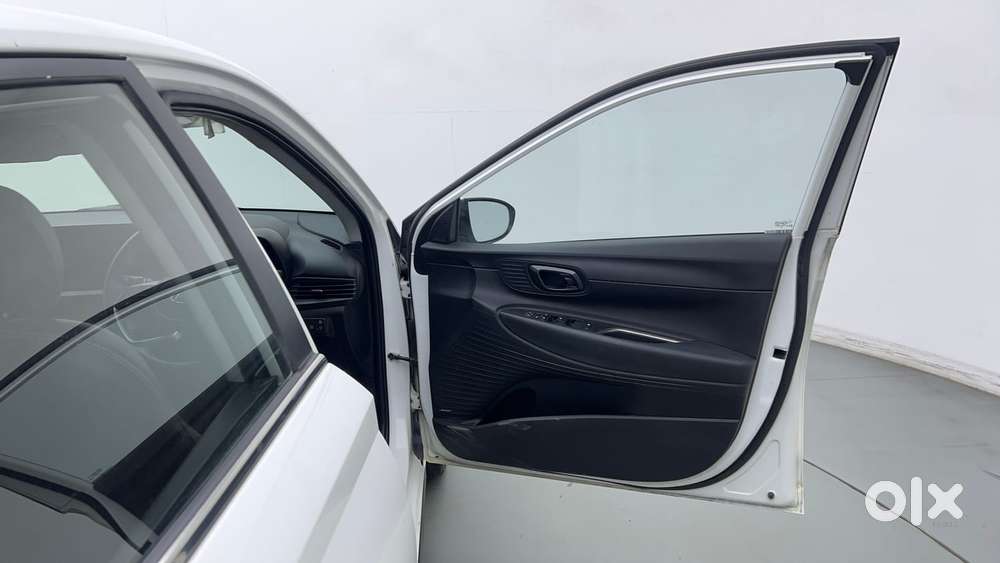 Hyundai I20 Asta (o) 1.2 Ivt Dual Tone, 2021, Petrol