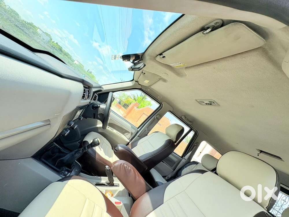 Mahindra Scorpio S10, 2015