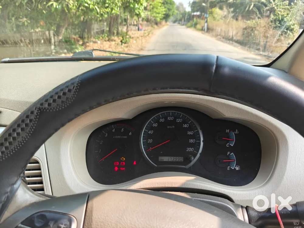Toyota Innova 2014