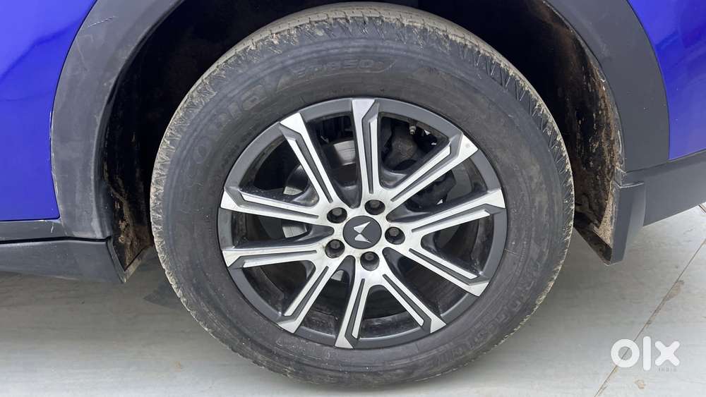 Mahindra Xuv700 2.0 Ax 7 Petrol At Luxury Pack Str, 2022, Petrol