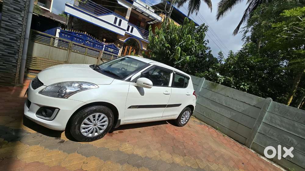 Maruti Suzuki Swift Vxi Abs Bsiv, 2015, Petrol