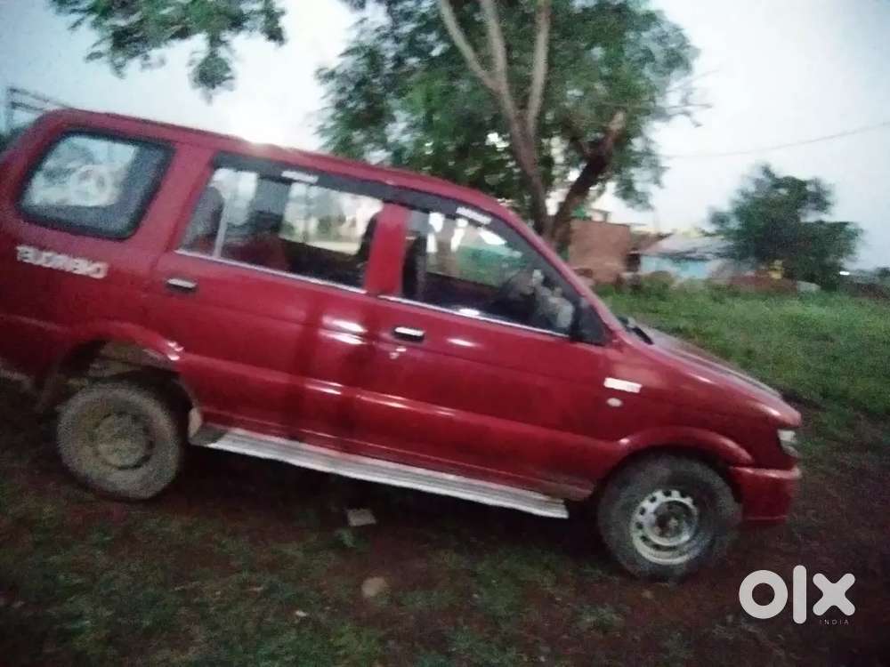 Tavera Top Condition Red Colour 15 Ka Mailag