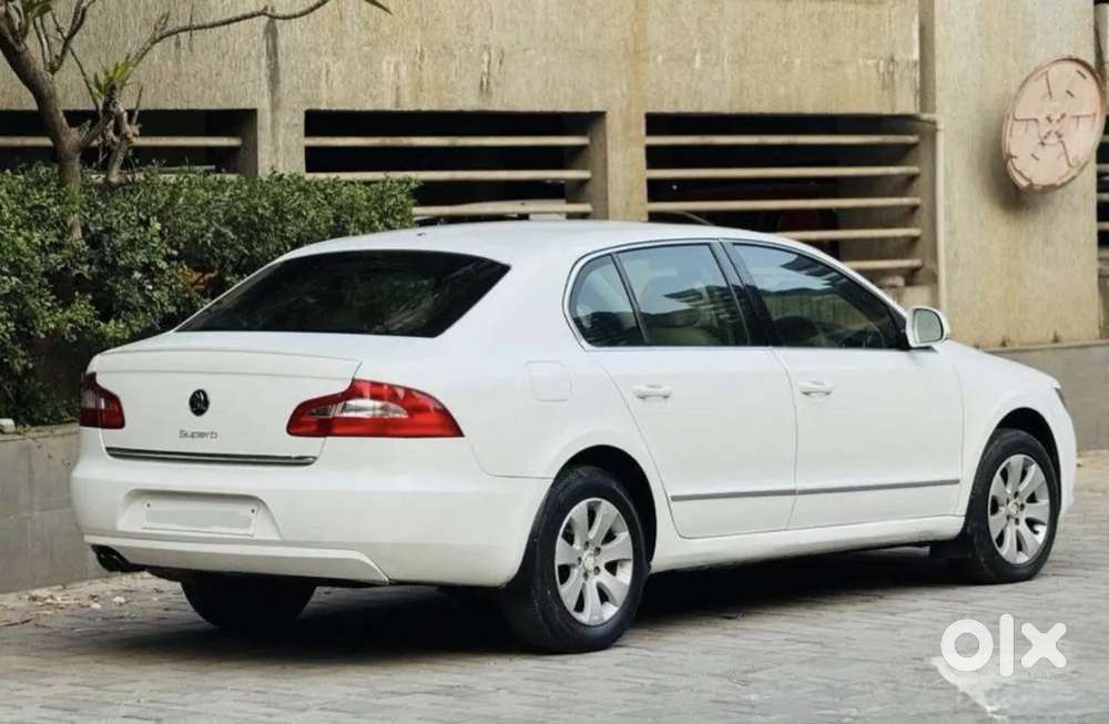 Skoda Superb, 2011, Petrol