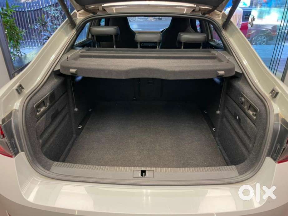 Skoda Superb [2020-ongoing] 1.8 Sportline, 2022, Petrol