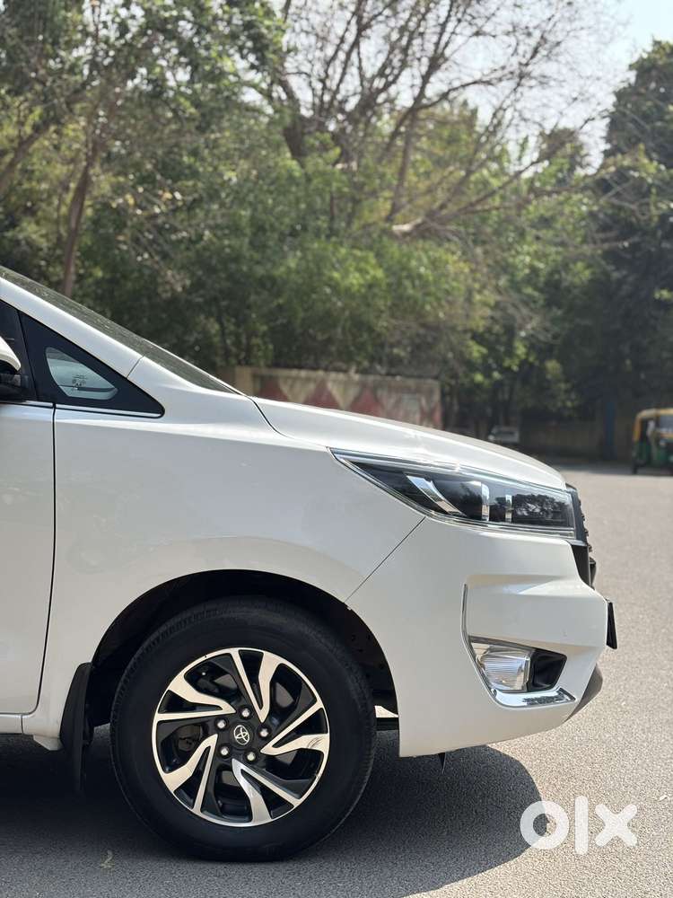 Toyota Innova Crysta 2.4 V 8 Str, 2024, Diesel