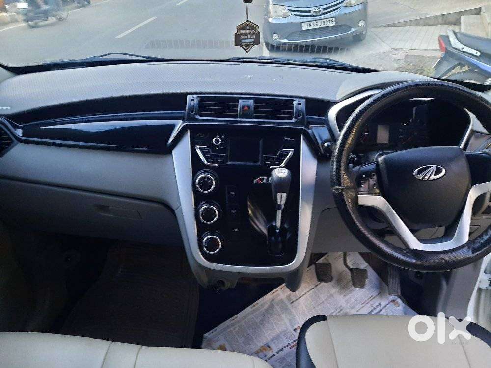 Mahindra Kuv 100 Mfalcon G80 K8 Dual Tone, 2018, Petrol