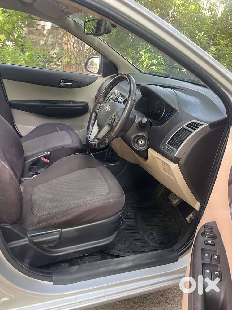 Hyundai I20 Sportz At 1.4, 2013, Petrol