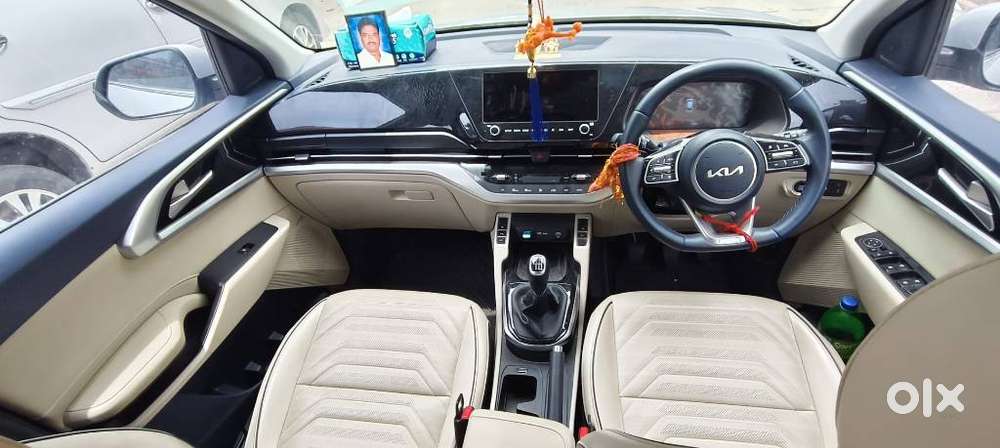 Kia Carens 1.4 Luxury 7 Str, 2022, Petrol