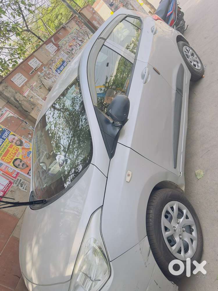 Hyundai Grand I10 2017  Grey  60,000 Km  Well-maintained