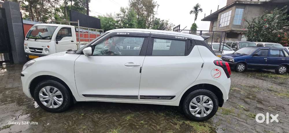 Maruti Suzuki Swift Vxi Optional, 2024, Petrol