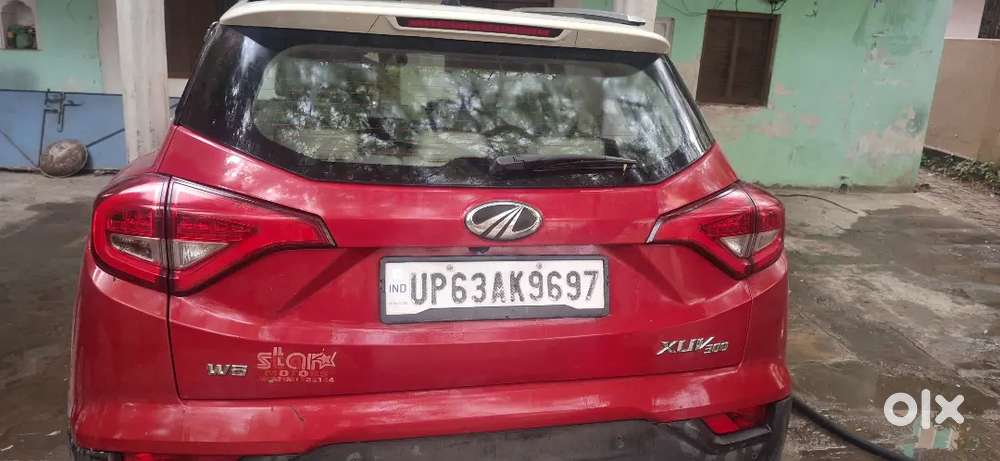 कार अच्छी है आराम दायक व लक्जरी है