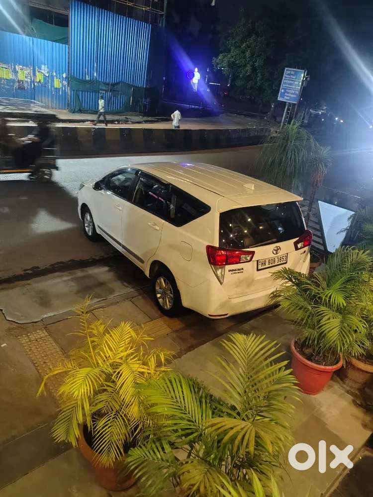 Innova Crysta Well Maintained With Service Record