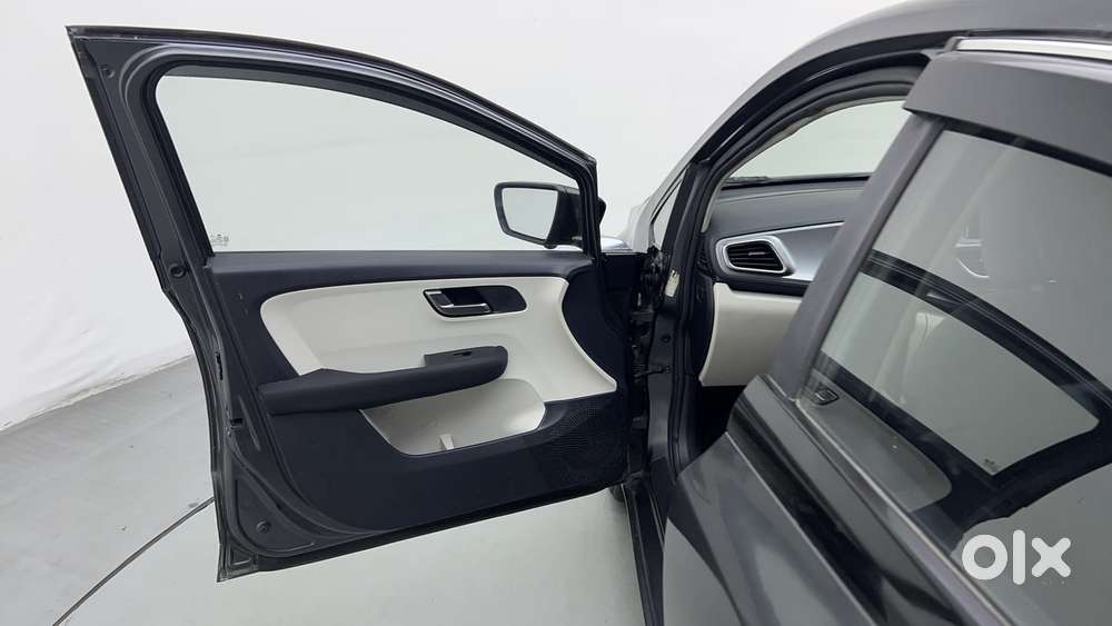 Tata Altroz Xz, 2022, Petrol