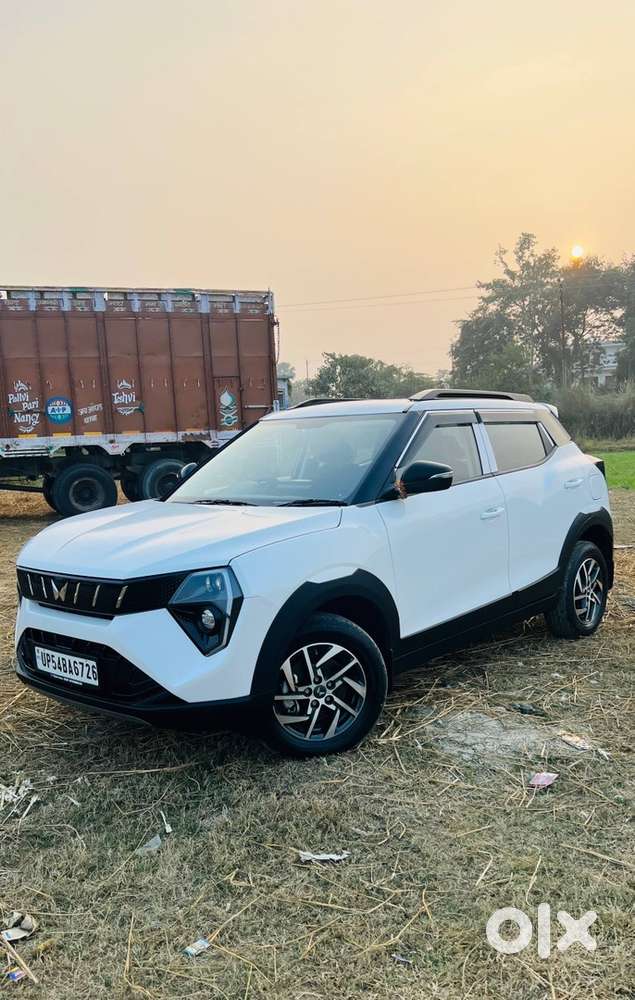 Mahindra Xuv 3xo 2025 Petrol 8000 Km Driven
