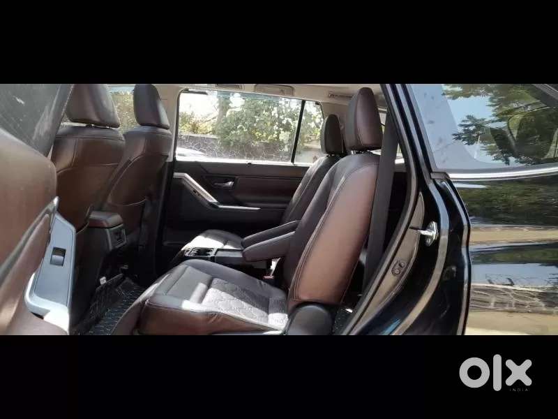 Toyota Innova Hycross 2.0 Zx (o) Hybrid 7 Str, 2023, Petrol
