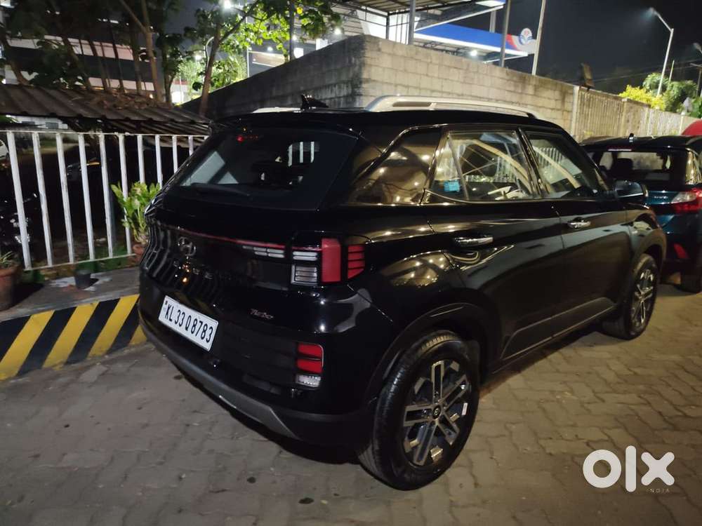 Hyundai Venue Petrol 2024