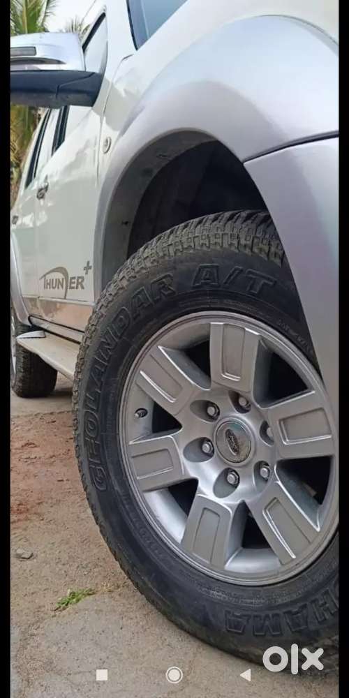 Ford Endeavour Showroom Mainted Vehicle Good Condition Very Less Drive